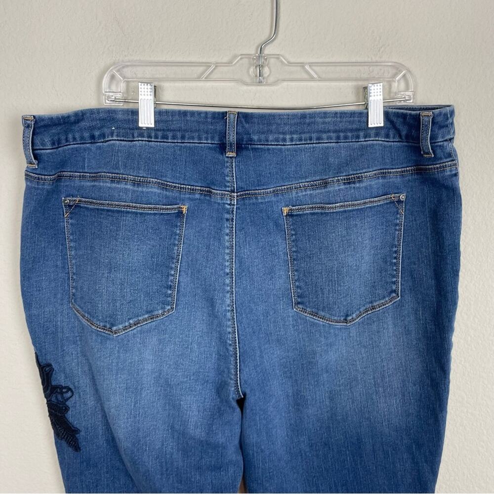 Chico's Blue Denim Floral & Patch  Embellished Ankle Jeans 3 - Picture 9 of 10